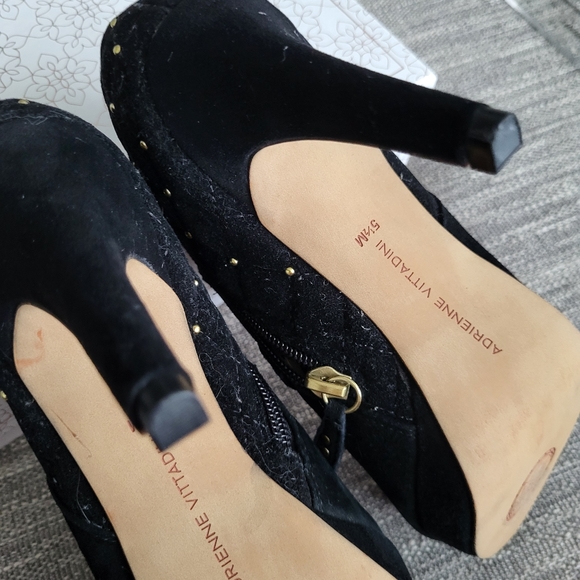 Adrieene Vittadini Black Suede Gold Studded Booties 5 1/2 - Picture 8 of 8